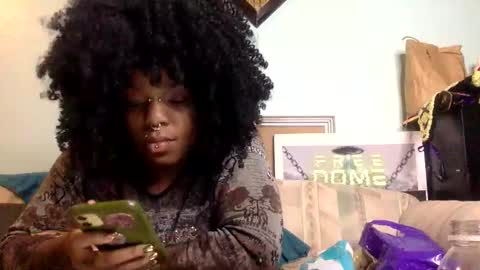 Snapshot of mistressmystii chatting on November 7, 4:23 am Mistress Mystii online show from November 7, 4:23 am