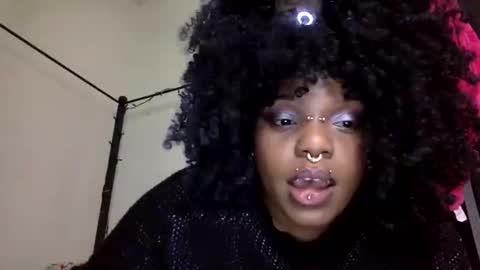 Snapshot of mistressmystii chatting on November 23, 7:08 am Mistress Mystii online show from November 23, 7:08 am