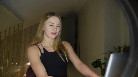 Snapshot of mistressuniverse chatting on January 31, 4:27 pm mistressuniverse online show from January 31, 4:27 pm