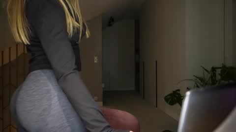 Snapshot of mistressuniverse chatting on February 1, 5:26 pm mistressuniverse online show from February 1, 5:26 pm