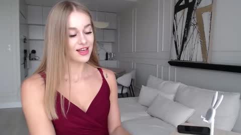 Snapshot of mistressuniverse chatting on September 22, 9:11 am mistressuniverse online show from September 22, 9:11 am