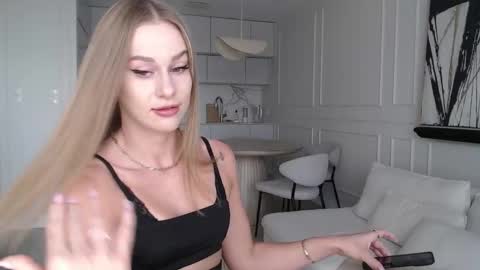 Snapshot of mistressuniverse chatting on September 28, 2:33 pm mistressuniverse online show from September 28, 2:33 pm