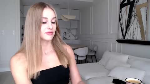 Snapshot of mistressuniverse chatting on October 8, 9:29 am mistressuniverse online show from October 8, 9:29 am