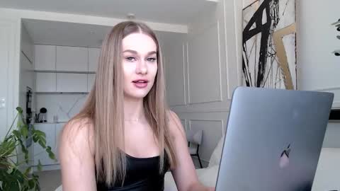 mistressuniverse online show from February 26, 9:30 am