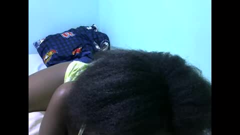 Snapshot of misty_shee chatting on February 3, 12:36 am misty_shee online show from February 3, 12:36 am