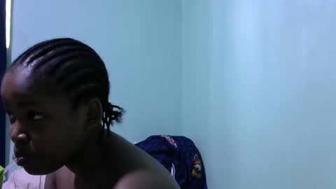 Snapshot of misty_shee chatting on February 5, 8:00 am misty_shee online show from February 5, 8:00 am