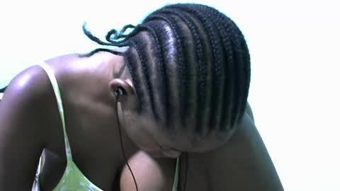 Snapshot of misty_shee chatting on February 5, 11:17 pm misty_shee online show from February 5, 11:17 pm