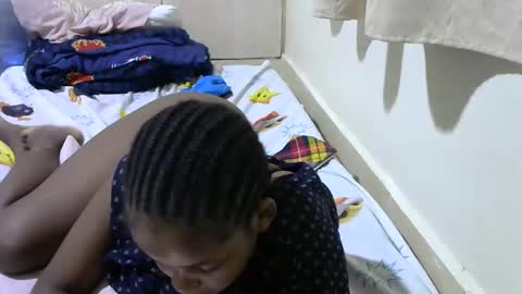 Snapshot of misty_shee chatting on February 15, 6:33 pm misty_shee online show from February 15, 6:33 pm