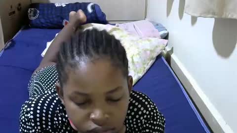 Snapshot of misty_shee chatting on February 19, 9:14 pm misty_shee online show from February 19, 9:14 pm