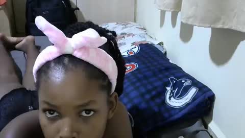 Snapshot of misty_shee chatting on March 10, 9:40 pm misty_shee online show from March 10, 9:40 pm
