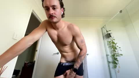 Snapshot of mitch28282 chatting on November 25, 4:56 am mitch28282 online show from November 25, 4:56 am