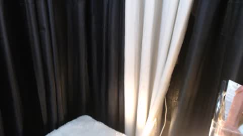 Snapshot of mitsubishixxx chatting on November 15, 10:56 am Nardz online show from November 15, 10:56 am