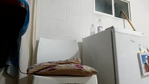 Snapshot of mix4u chatting on February 28, 12:00 am mix4u online show from February 28, 12:00 am