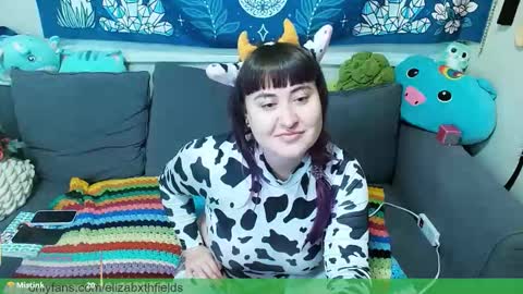 Snapshot of mizz_fieldss chatting on October 28, 4:20 pm Elizabxth Fields online show from October 28, 4:20 pm