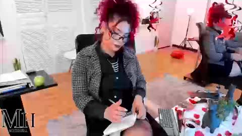Snapshot of mizzhell_ chatting on September 20, 1:45 pm mizzhell_ online show from September 20, 1:45 pm
