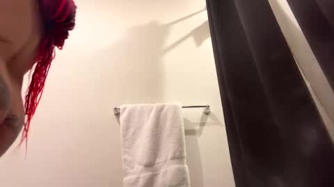 Snapshot of mizzpoison23 chatting on February 12, 12:05 am mizzpoison23 online show from February 12, 12:05 am