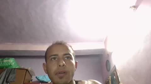 Snapshot of mj9800 chatting on December 15, 12:04 am mahmoud online show from December 15, 12:04 am