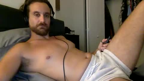 Snapshot of mkmarkets chatting on October 15, 9:09 am Hrny Lat .. online show from October 15, 9:09 am