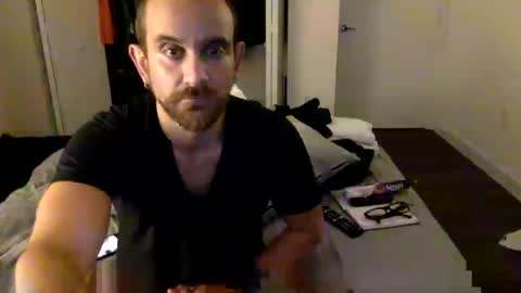 Snapshot of mkmarkets chatting on November 21, 7:29 am Hrny Lat .. online show from November 21, 7:29 am