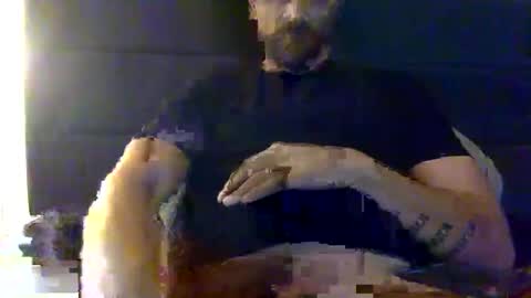 Snapshot of mkmarkets chatting on December 5, 9:51 am Hrny Lat .. online show from December 5, 9:51 am