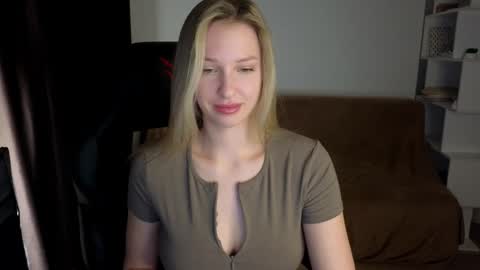 Lili online show from December 28, 4:30 pm