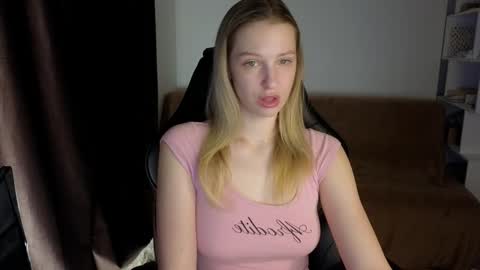 Lili online show from February 1, 8:37 pm