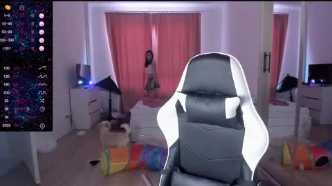 Lili online show from February 25, 9:20 am