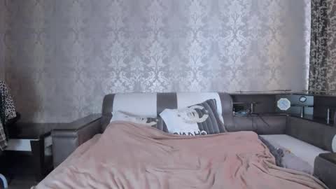 Lili online show from November 5, 10:37 am