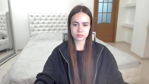 Snapshot of mmm_bananaa_ chatting on January 27, 7:13 pm Beata online show from January 27, 7:13 pm