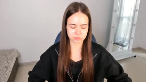 Snapshot of mmm_bananaa_ chatting on February 4, 12:33 pm Beata online show from February 4, 12:33 pm