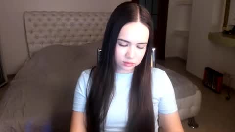 Snapshot of mmm_bananaa_ chatting on February 11, 9:25 pm Beata online show from February 11, 9:25 pm