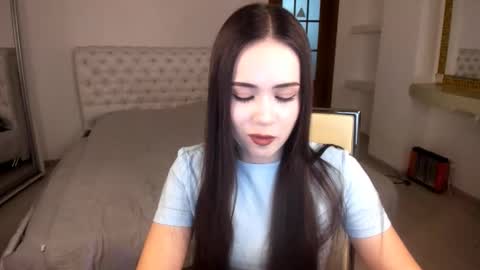 Snapshot of mmm_bananaa_ chatting on February 17, 6:04 pm Beata online show from February 17, 6:04 pm