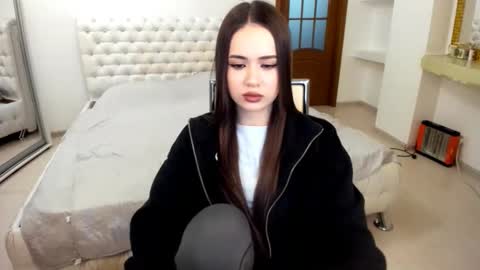Snapshot of mmm_bananaa_ chatting on February 22, 5:02 pm Beata online show from February 22, 5:02 pm