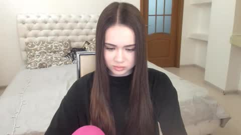 Snapshot of mmm_bananaa_ chatting on March 9, 6:54 pm Beata online show from March 9, 6:54 pm