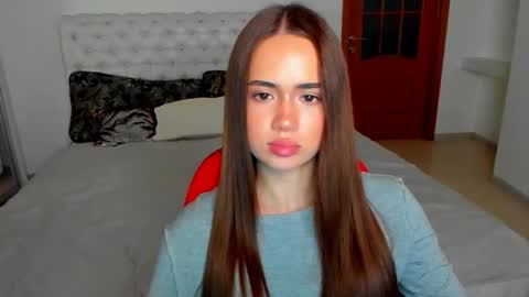 Snapshot of mmm_bananaa_ chatting on October 2, 6:48 pm Beata online show from October 2, 6:48 pm