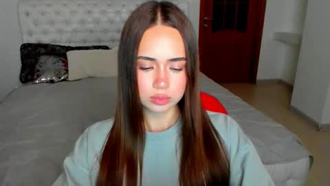 Snapshot of mmm_bananaa_ chatting on October 8, 4:15 pm Beata online show from October 8, 4:15 pm