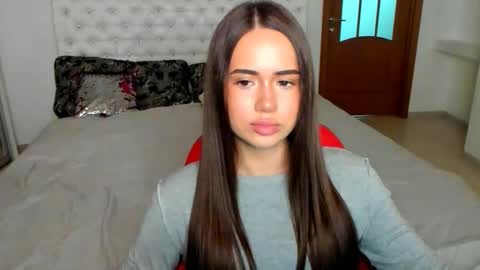 Snapshot of mmm_bananaa_ chatting on October 20, 7:03 pm Beata online show from October 20, 7:03 pm