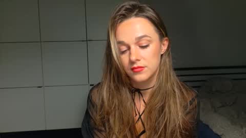 mmminnie online show from November 24, 2:39 pm