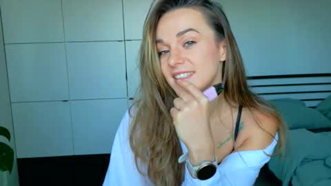 mmminnie online show from November 27, 11:56 am