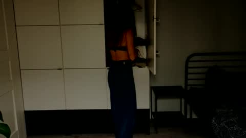 mmminnie online show from December 17, 4:24 pm