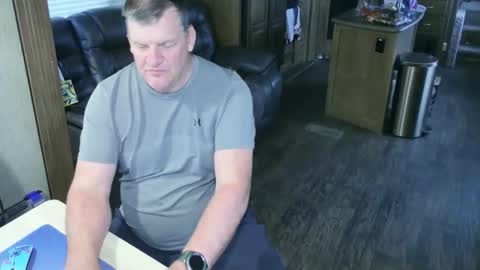 Snapshot of mmmthatsfunnn chatting on October 27, 10:14 pm mmmthatsfunnn online show from October 27, 10:14 pm