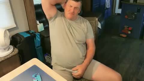 Snapshot of mmmthatsfunnn chatting on November 18, 10:47 pm mmmthatsfunnn online show from November 18, 10:47 pm