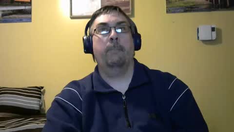 Snapshot of mmr45 chatting on December 15, 4:50 am mmr45 online show from December 15, 4:50 am