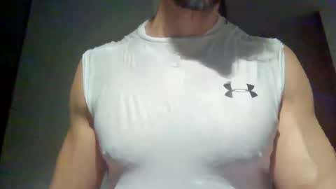 Snapshot of mmuscularman chatting on December 5, 7:05 am mmuscularman online show from December 5, 7:05 am