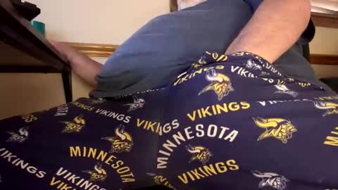 mnguy19726969 online show from May 18, 9:42 pm