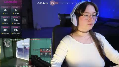 Snapshot of moaning___lisa chatting on November 27, 6:43 pm to support follow the fanclub online show from November 27, 6:43 pm