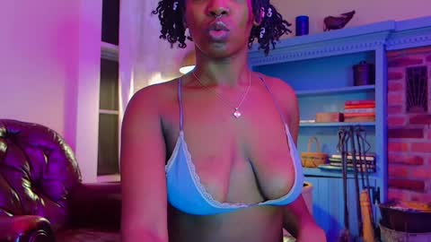 Snapshot of mochamimi chatting on February 20, 8:28 am Mocha BDAY JAN 13 online show from February 20, 8:28 am