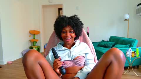 Snapshot of mochamimi chatting on October 10, 4:50 pm Mocha BDAY JAN 13 online show from October 10, 4:50 pm