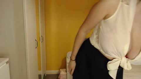 Mockingjay3001 online show from October 29, 5:25 pm