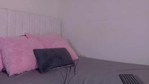 zoe ross online show from January 7, 7:05 pm